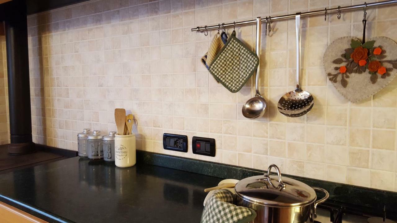 Casa Rossi Lägenhet Le Grazie  Exteriör bild