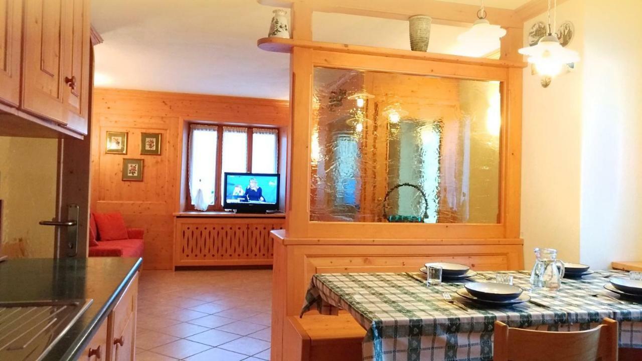 Casa Rossi Lägenhet Le Grazie  Exteriör bild