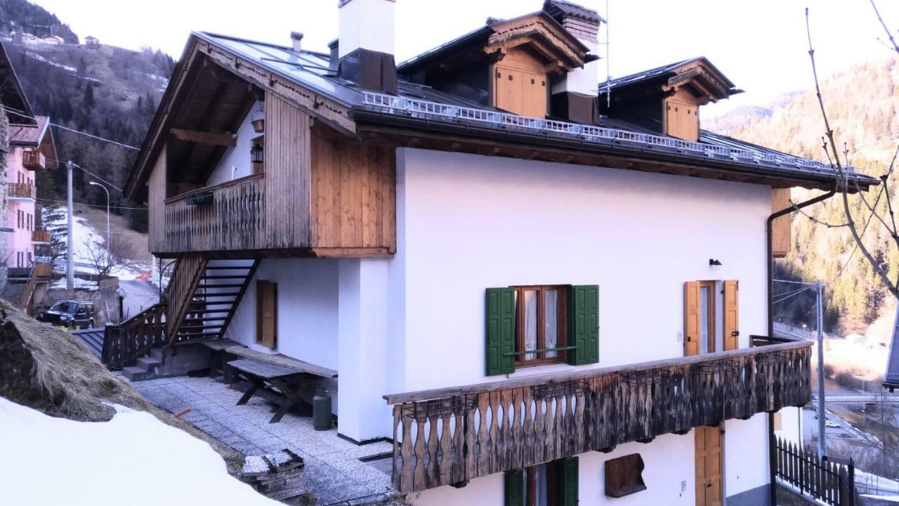 Casa Rossi Lägenhet Le Grazie  Exteriör bild