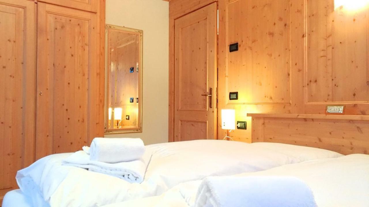 Casa Rossi Lägenhet Le Grazie  Exteriör bild