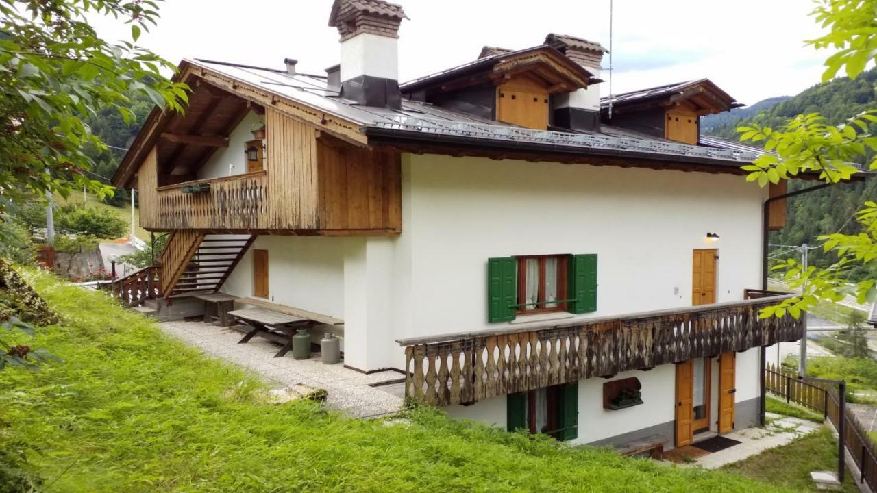 Casa Rossi Lägenhet Le Grazie  Exteriör bild