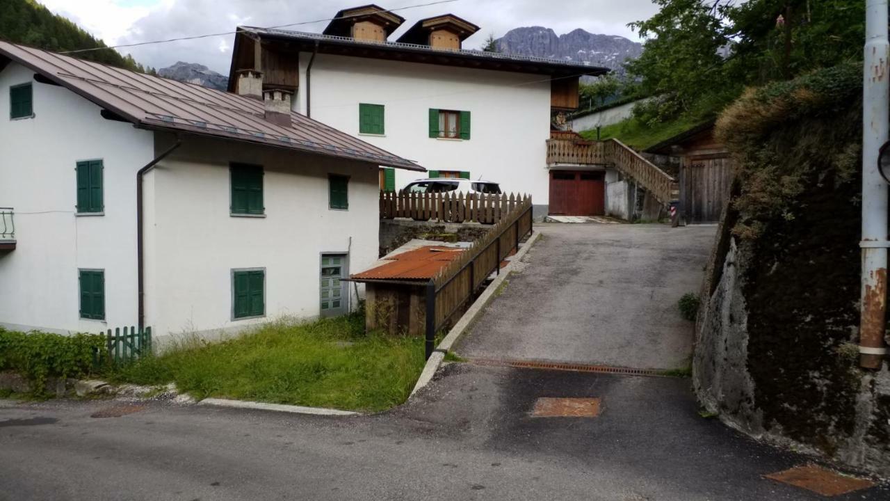 Casa Rossi Lägenhet Le Grazie  Exteriör bild